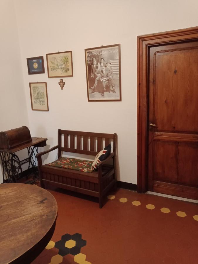 Casa Con Vista - Border House - Pontremoli Apartment ภายนอก รูปภาพ